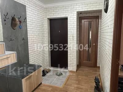 4-бөлмелі пәтер, 65 м², 2/5 қабат, Юность 19, бағасы: 21 млн 〒 в Семее