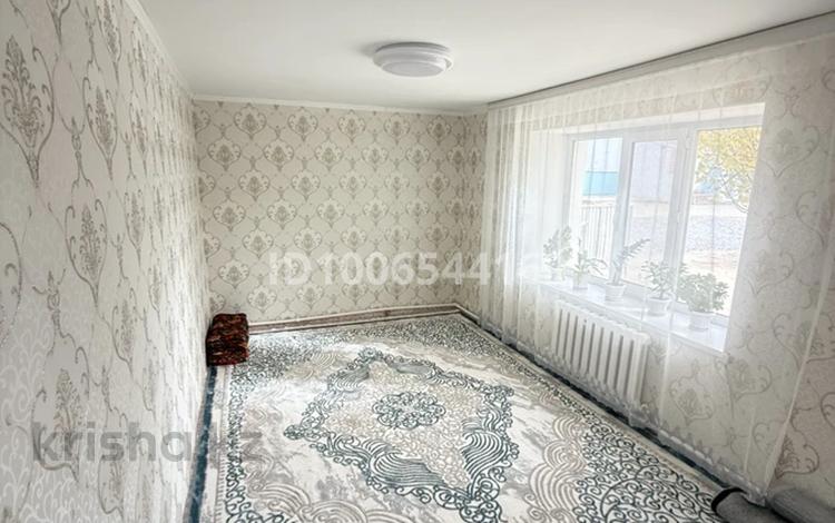 3-комнатная квартира · 54.4 м² · 1/2 этаж, 8март 1 за 11 млн ₸ в Актобе, жилой массив Жилянка — фото 2