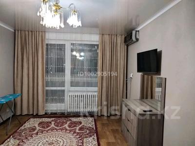 1-комнатная квартира · 42 м² · 3/5 этаж, 4 микрорайон 43/1 — 21 ВЕК, рынок РАХАТ за 10 000 〒 в Аксае