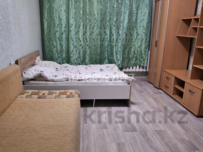1-комнатная квартира, 42 м² помесячно, мкр Аксай-2 36 за 180 000 〒 в Алматы, Ауэзовский р-н