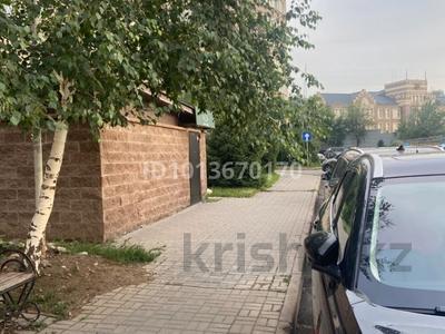 Еркін, кеңселер, дүкендер мен бутиктер, қоймалар, сұлулық салондары, медорталықтар мен дәріханалар, білім орталықтары, конференц-залдар, кабинеттер және жұмыс орындары, студиялар · 35 м², бағасы: 175 000 ₸ в Алматы, Наурызбайский р-н