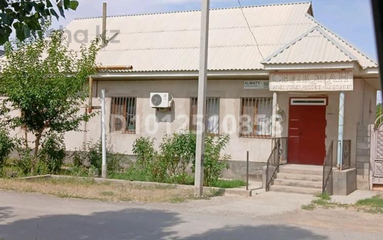 Отдельный дом · 3 комнаты · 100 м² · 10 сот., Алматы 50 — В центре города за 50 млн ₸ в Туркестане — фото 2