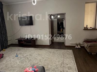Отдельный дом · 5 комнат · 200 м² · 7.5 сот., Мкр Аксай 48 — Пересечение Атшабарова за 60 млн ₸ в Коксай (пути Ильича)