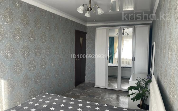 4-бөлмелі пәтер · 76.6 м² · 5/5 қабат, мкр Юго-Восток, Камали Дуйсенбекова — Камали Дуйсенбекова, бағасы: 26 млн ₸ в Караганде, Казыбек би р-н — фото 2