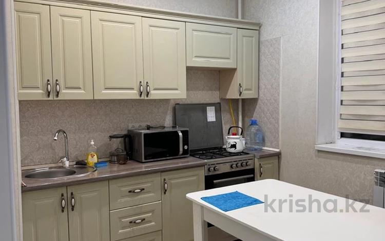 2-комнатная квартира · 65 м² · 2/6 этаж, 16-й мкр 43/2 за 180 000 ₸ в Актау — фото 2