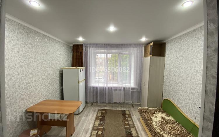 1-комнатная квартира, 13.5 м², 2/5 этаж, Егемен Казахстана за 6 млн 〒 в Петропавловске — фото 2