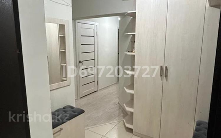 2-комнатная квартира, 60 м², 9/12 этаж помесячно, Шымсити 35А за 150 000 〒 в Шымкенте, Каратауский р-н — фото 2