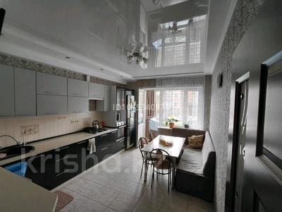 2-комнатная квартира · 64 м² · 1/5 этаж, мкр Омега, Молдашева 20 — Украинская за 210 000 ₸ в Уральске