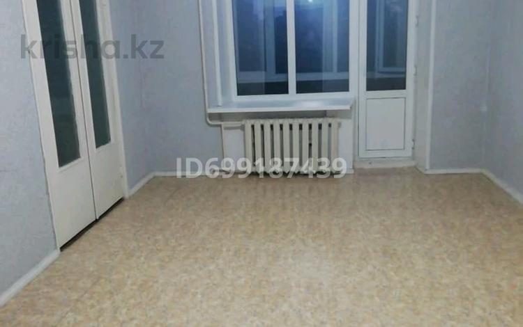 3-комнатная квартира · 58 м² · 3/5 этаж, мкр Омега, Шалкыма 40 за 15.5 млн ₸ в Уральске — фото 2