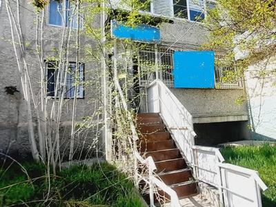 Свободное назначение, офисы, склады, салоны красоты, медцентры и аптеки, образование, развлечения, кабинеты и рабочие места · 50 м² за 120 000 〒 в Шымкенте, Аль-Фарабийский р-н