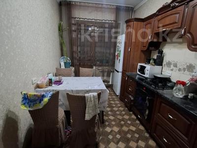 2-бөлмелі пәтер · 55 м² · 4/5 қабат, Айнабұлақ-2 ш/а., бағасы: 37 млн ₸ в Алматы, Жетысуский р-н