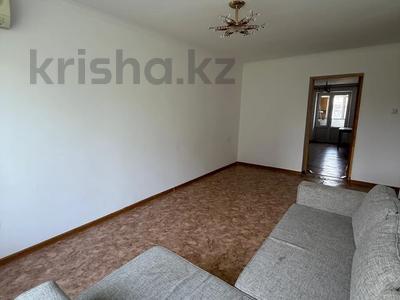 3-бөлмелі пәтер · 58 м² · 3/5 қабат, Центральный ш/а., Азаттык 60а, бағасы: 15 млн ₸ в Атырау, мкр Центральный