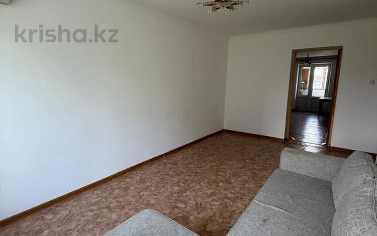 3-бөлмелі пәтер · 58 м² · 3/5 қабат, Центральный ш/а., Азаттык 60а, бағасы: 15 млн ₸ в Атырау, мкр Центральный — фото 2