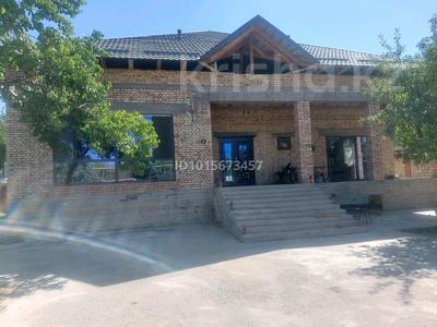 Часть дома · 6 комнат · 306 м² · 8 сот., мкр Малый Самал, Рыскубекова 1 Б — Стадион Кажымухан за 195 млн ₸ в Шымкенте, Туран р-н