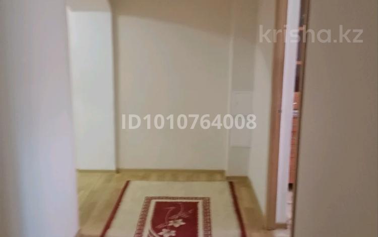 2-бөлмелі пәтер · 84 м² · 5/6 қабат, мкр Шанхай, Санкибай батыра 159Б — За типографией по улице Рыскулова, бағасы: 20 млн ₸ в Актобе — фото 2