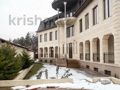 Отдельный дом · 12 комнат · 1000 м² · 12 сот., мкр Горный Гигант за 3.8 млн 〒 в Алматы, Медеуский р-н