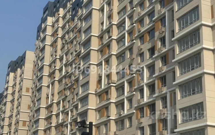 2-комнатная квартира, 56 м², 11 этаж, Жандосова 94А за 38.4 млн 〒 в Алматы, Бостандыкский р-н — фото 2