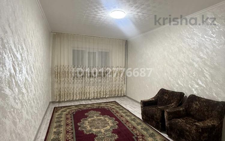 2-бөлмелі пәтер · 60 м² · 2/5 қабат, 18-й микрорайон, 18-й микрорайон 78 — Школа-лицей номер 41, бағасы: 160 000 ₸ в Шымкенте, Аль-Фарабийский р-н — фото 2