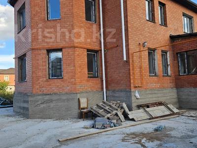 Еркін, кеңселер, дүкендер мен бутиктер, қоймалар, қоғамдық тамақтану орны, сұлулық салондары, ауыл шаруашылығы, монша, қонақ үй және демалыс орындары, фитнес және спорт, медорталықтар мен дәріханалар, білім орталықтары, ойын-сауық, конференц-залдар, кабинеттер және жұмыс орындары, студиялар · 220 м², бағасы: 800 000 ₸ в Астане, Алматы р-н