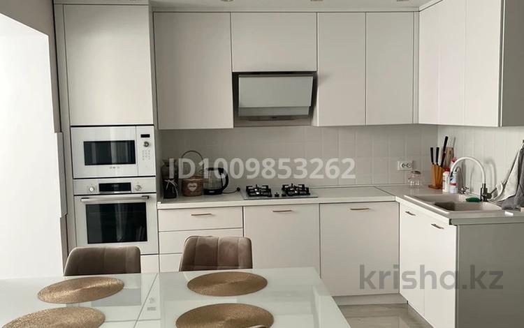 3-комнатная квартира · 65 м² · 4/5 этаж, Старый город, ул. Атырау 20 — Район малышки за 250 000 〒 в Актобе — фото 2