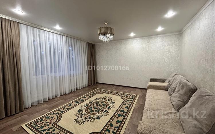 2-комнатная квартира · 53 м² · 4/5 этаж, мкр Юго-Восток 5 за 200 000 ₸ в Караганде, Казыбек би р-н — фото 2