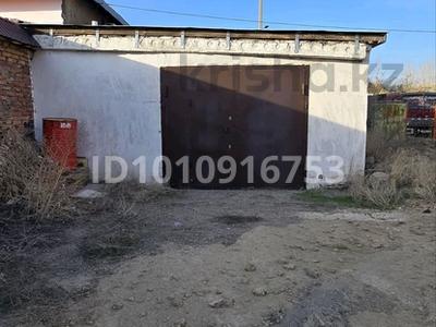 Гараж · 54 м² · Улытауская 64 — На территории техосмотра, бағасы: 6 млн ₸ в Сатпаев