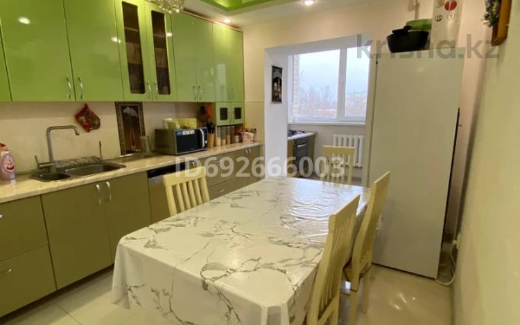 3-комнатная квартира · 85 м² · 5/10 этаж, Жамбыла 40/1 — Променад, ЦОН, АвтоПарк за 33 млн ₸ в Уральске — фото 2