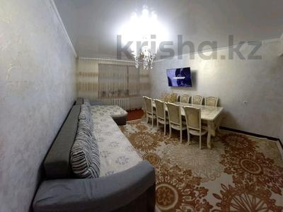 4-комнатная квартира, 80 м², 2/5 этаж, 5 мкр 17 за 26.8 млн 〒 в Талдыкоргане, мкр Самал