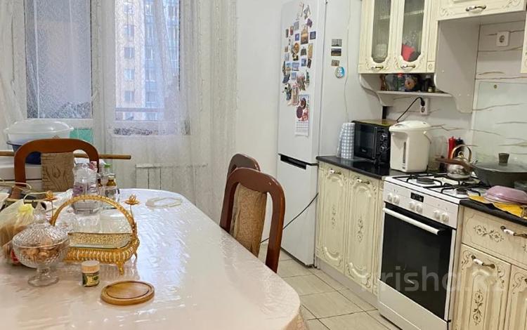 2-комнатная квартира · 54 м² · 8/14 этаж, мкр Акбулак, 1-я улица за 35.5 млн ₸ в Алматы, Алатауский р-н — фото 4