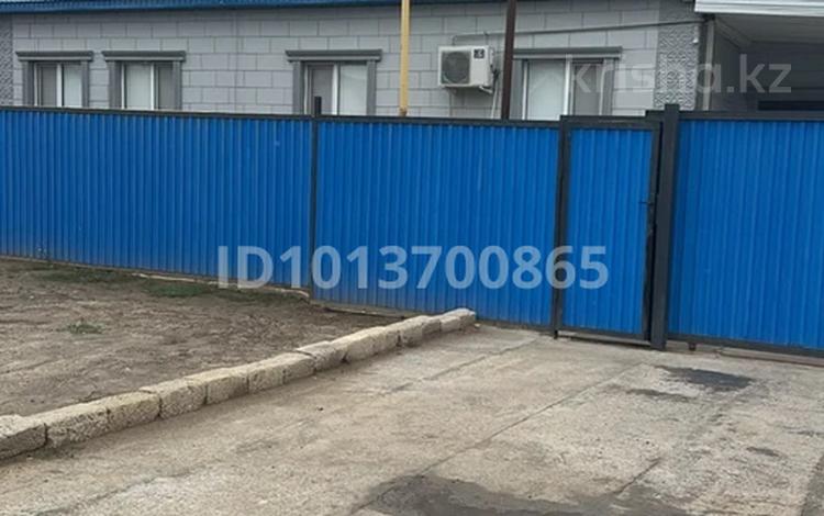 Отдельный дом · 5 комнат · 200 м² · 5 сот., мкр Рембаза, Конарбаева 3 за 50 млн ₸ в Атырау — фото 2
