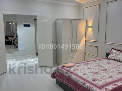 Аренда квартир посуточно в Шымкенте: 1-комнатная квартира · 50 м² · 3 этаж, Сырым батыра 2a за 14 000 〒 1-комнатная квартира · 50 м² · 3 этаж, Сырым батыра 2a за 14 000 〒 в Шымкенте, Каратауский р-н