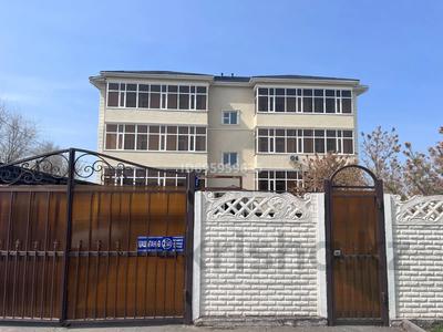 Продажа квартир в Жамбылской обл.: 4-комнатная квартира · 150 м² · 3/3 этаж, Кашаганова 25Д за 52 млн 〒 4-комнатная квартира · 150 м² · 3/3 этаж, Кашаганова 25Д за 52 млн 〒 в Таразе