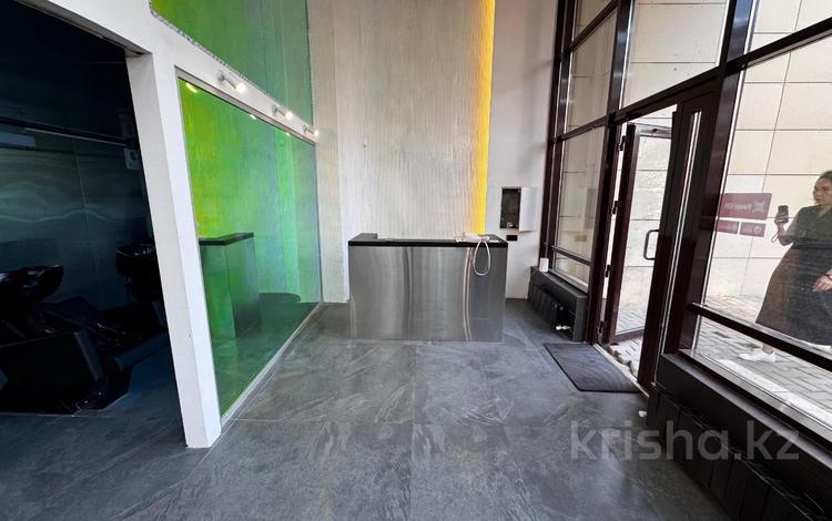 Свободное назначение, офисы, магазины и бутики, склады, салоны красоты, медцентры и аптеки, образование, развлечения, кабинеты и рабочие места, студии · 60 м² за 1 млн 〒 в Алматы, Медеуский р-н — фото 2