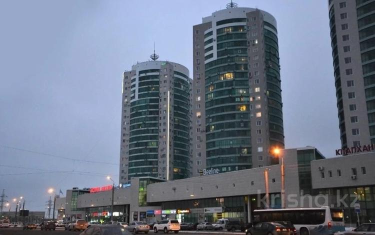 Офисы, магазины и бутики, кабинеты и рабочие места · 28 м² за 90 000 ₸ в Актобе, мкр 11 — фото 2