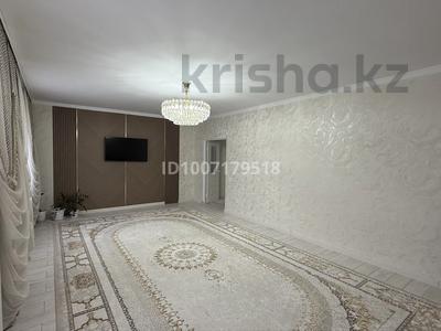 3-комнатная квартира · 112.5 м² · 5/5 этаж, мкр. Алтын орда, Алия Молдагулова за 40 млн 〒 в Актобе