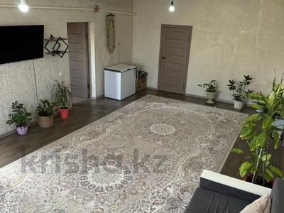 Отдельный дом · 4 комнаты · 129.3 м² · 8 сот., Макатаева 48 за 42 млн 〒 в Алатау, Жанадаур