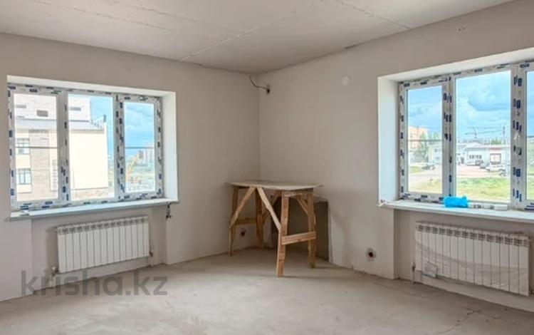3-бөлмелі пәтер · 110 м² · 3/9 қабат, Алтын орда ш/а., бағасы: 40.8 млн ₸ в Актобе, мкр. Алтын орда — фото 2