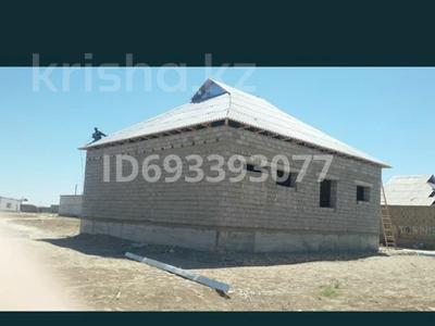 Отдельный дом · 4 комнаты · 100 м² · 10 сот., Шорманби 10 — Пересечение улиц за 15 млн 〒 в Туркестане