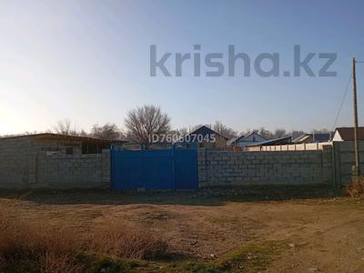 Участок · 8 соток, Массив Көктем 46 — Ровныйда жолға жакын кире беристе май ауыстыратын артында за 6 млн ₸ в Бурыл