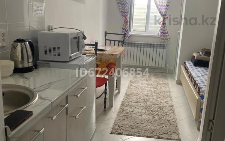 1-комнатная квартира · 20 м² · 1/1 этаж, мкр. Алмагуль, Беркайыра Аманшина 58 за 7 000 ₸ в Атырау — фото 19