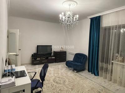 2-бөлмелі пәтер, 70 м², 7/8 қабат, Нажимеденова 34 — жумабаева, бағасы: 31.5 млн 〒 в Астане, Алматы р-н