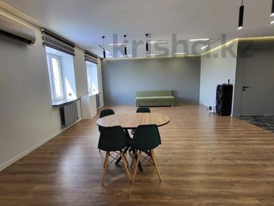 3-бөлмелі пәтер · 112 м² · 8/9 қабат, пр-т Абая 244 — 2 база, бағасы: 40.9 млн ₸ в Уральске
