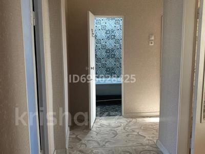 Пәтерлер в Улытау обл.: 2-бөлмелі пәтер · 56.9 м² · 4/6 қабат, Асылбекова 86, бағасы: 16 млн 〒 2-бөлмелі пәтер · 56.9 м² · 4/6 қабат, Асылбекова 86, бағасы: 16 млн 〒 в Жезказгане