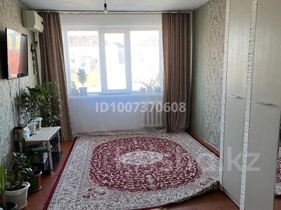 2-комнатная квартира · 18 м² · 4/5 этаж, Хамида Чурина 119 403 за 6 млн 〒 в Уральске, мкр Школьник