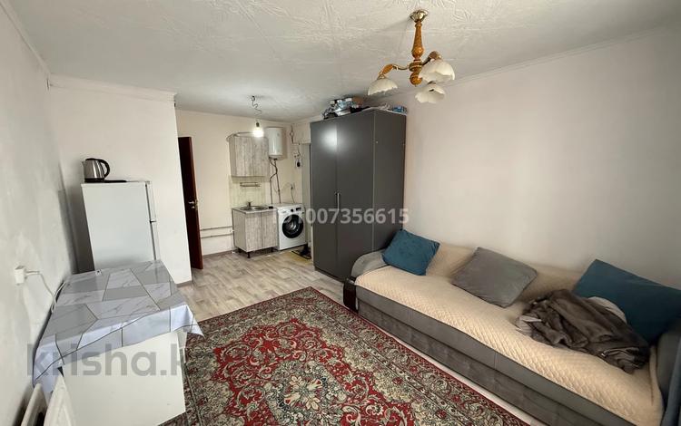 1-комнатная квартира · 18 м² · 5/5 этаж, Тарбагатайская 61 — Новостройка за Мереке базар за 4.6 млн 〒 в Семее — фото 2