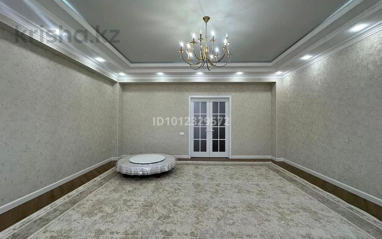 3-комнатная квартира · 140 м² · 9/10 этаж, Мкр. 18А 7 за 70 млн ₸ в Актау, 18-й мкр  — фото 11