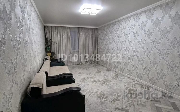 3-бөлмелі пәтер · 90 м² · 5/9 қабат, мкр Акбулак 37 — Суатколь 37, бағасы: 50 млн ₸ в Алматы, Алатауский р-н — фото 2