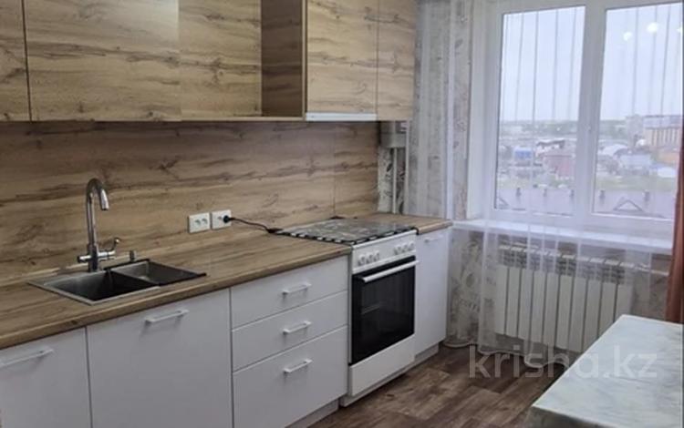 3-комнатная квартира · 65 м², Жукова за 130 000 ₸ в Петропавловске — фото 2