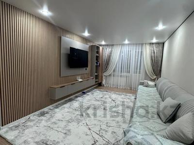 5-бөлмелі пәтер · 140 м² · 3/10 қабат, 12 ш/а., бағасы: 45 млн ₸ в Актобе, мкр 12