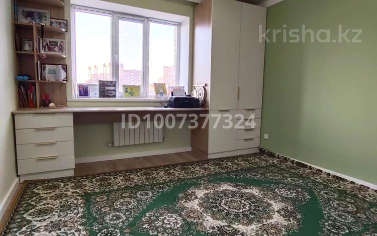 3-бөлмелі пәтер · 101 м² · 2/5 қабат, мкр. Алтын орда, Алтын орда ш/а. — Гиперанвар, мектеп, бала-бақша, бағасы: 40 млн ₸ в Актобе — фото 2